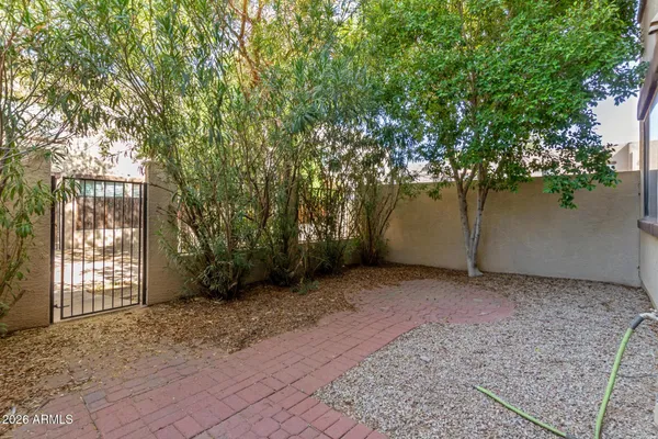 $2,095 | 1886 East Don Carlos, Unit 163, Tempe, AZ 85281