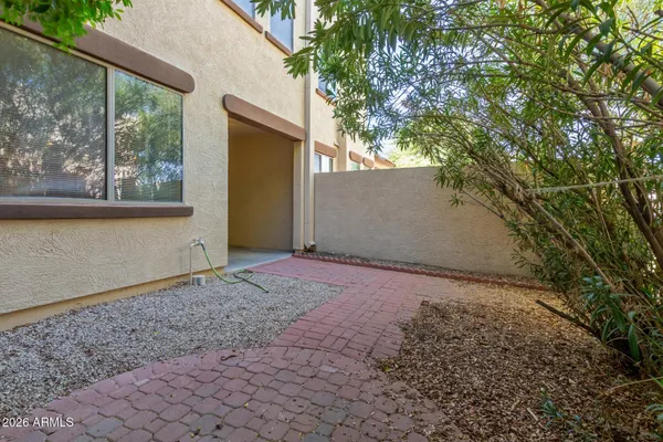 $2,095 | 1886 East Don Carlos, Unit 163, Tempe, AZ 85281