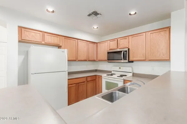 $2,195 | 1886 East Don Carlos, Unit 163, Tempe, AZ 85281