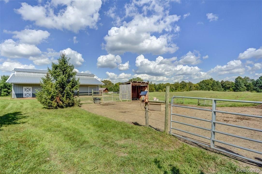 1401 South Garner Road Milford, MI 48380 - Photo 31 of 33 74.jpg