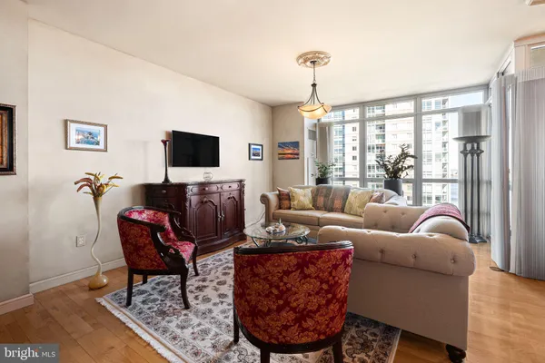 $349,000 | 901 North Penn Street, Unit P1006, Philadelphia, PA 19123