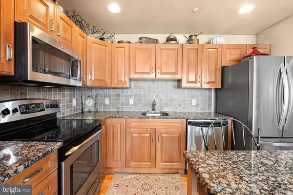 $349,000 | 901 North Penn Street, Unit P1006, Philadelphia, PA 19123