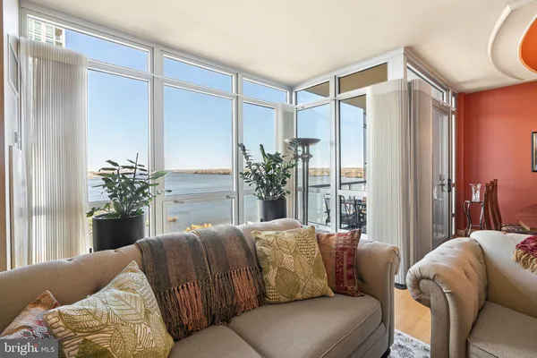 $349,000 | 901 North Penn Street, Unit P1006, Philadelphia, PA 19123