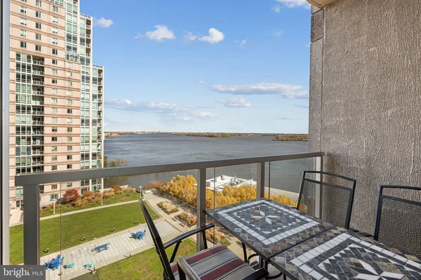 $349,000 | 901 North Penn Street, Unit P1006, Philadelphia, PA 19123