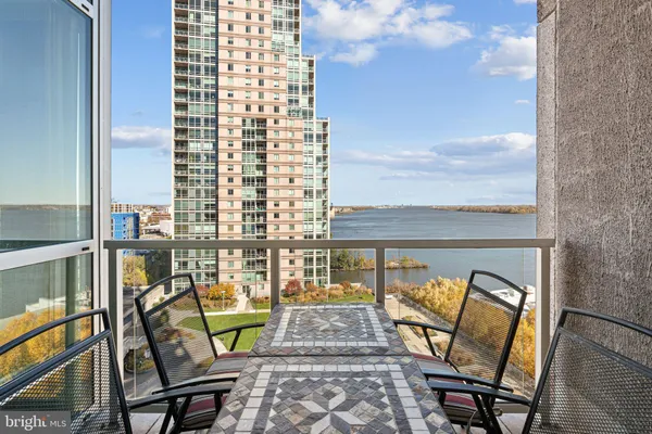 $349,000 | 901 North Penn Street, Unit P1006, Philadelphia, PA 19123