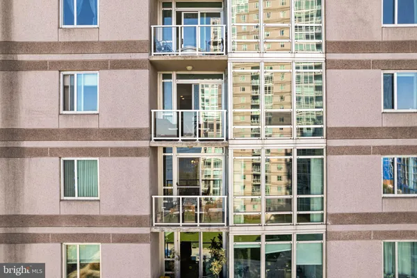 $349,000 | 901 North Penn Street, Unit P1006, Philadelphia, PA 19123