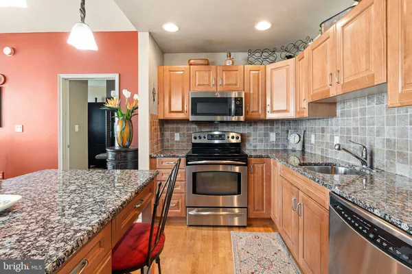 $349,000 | 901 North Penn Street, Unit P1006, Philadelphia, PA 19123