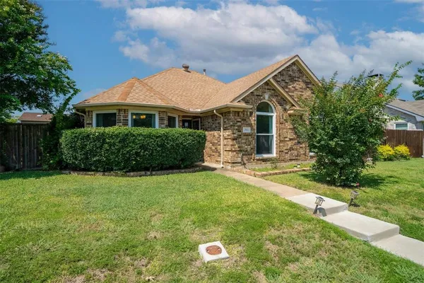 $2,200 | 3801 Smartt Street, Rowlett, TX 75088