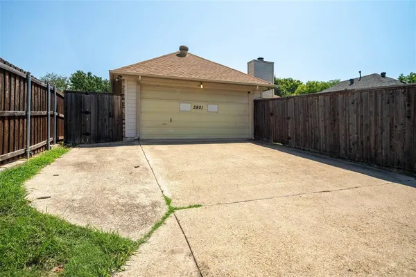 $2,200 | 3801 Smartt Street, Rowlett, TX 75088