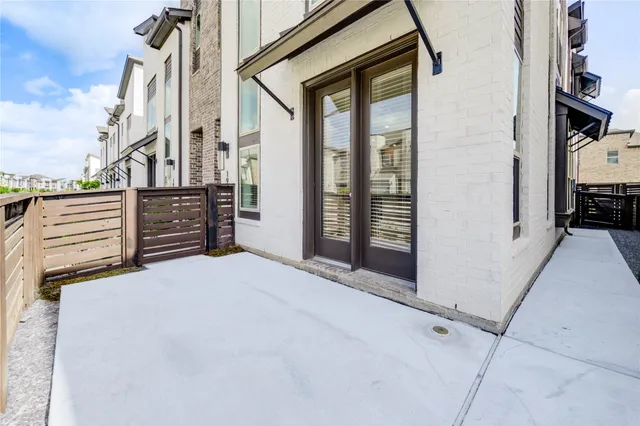 a view of a walk in closet