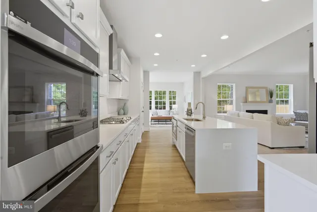 $1,179,900 | 328 Ridge Road, Washington Grove, MD 20880