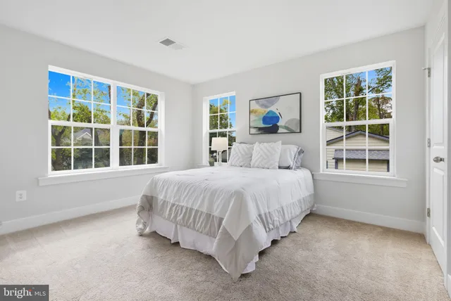 $1,179,900 | 328 Ridge Road, Washington Grove, MD 20880