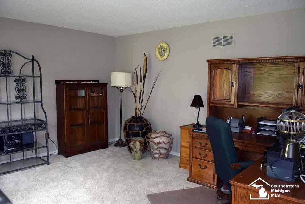 7378 Creeksbend Road Lambertville, MI 48144 - Photo 3 of 25 Living Room