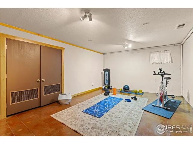 a view of porch with a patio