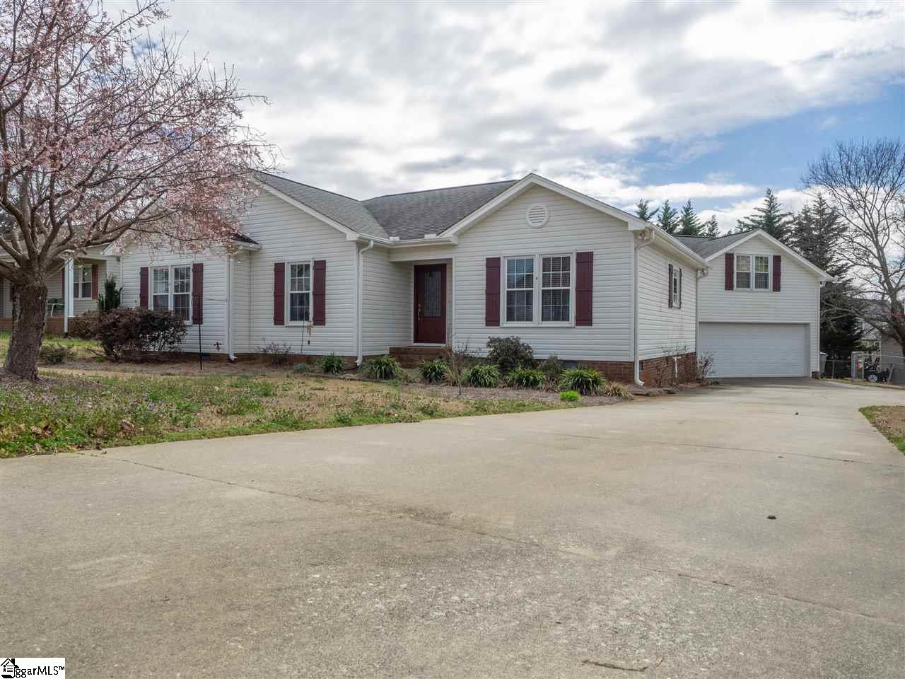 104 Fairview Place Greer, SC 29651 - Photo 1 of 34 Gallery Image 1