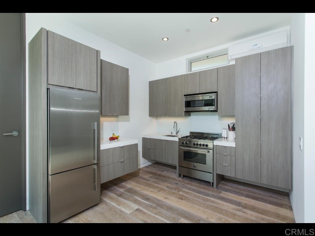 2260 Colony Terrace Encinitas, CA 92024 - Photo 20 of 22 Gallery Image 20