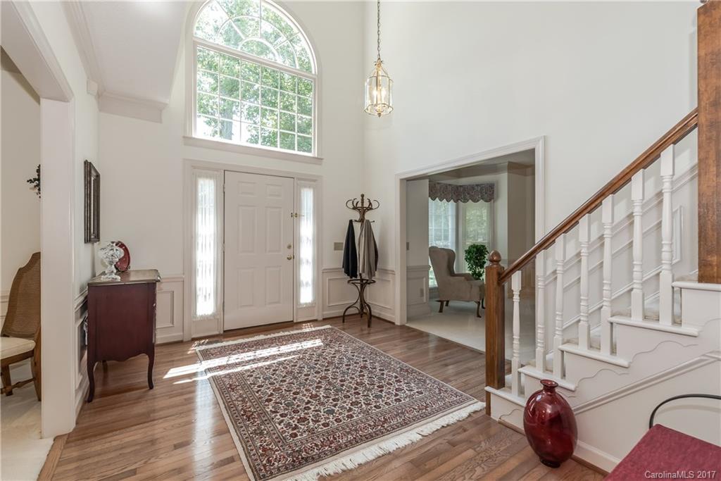 4841 Ridgetop Trail Charlotte, NC 28215 - Photo 2 of 24 Gallery Image 2