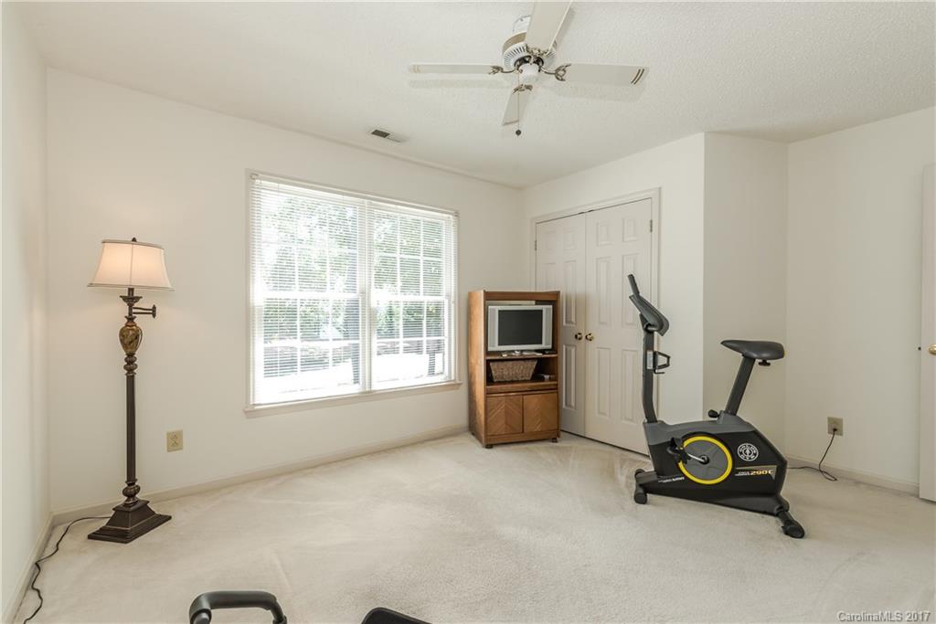 4841 Ridgetop Trail Charlotte, NC 28215 - Photo 13 of 24 Gallery Image 13