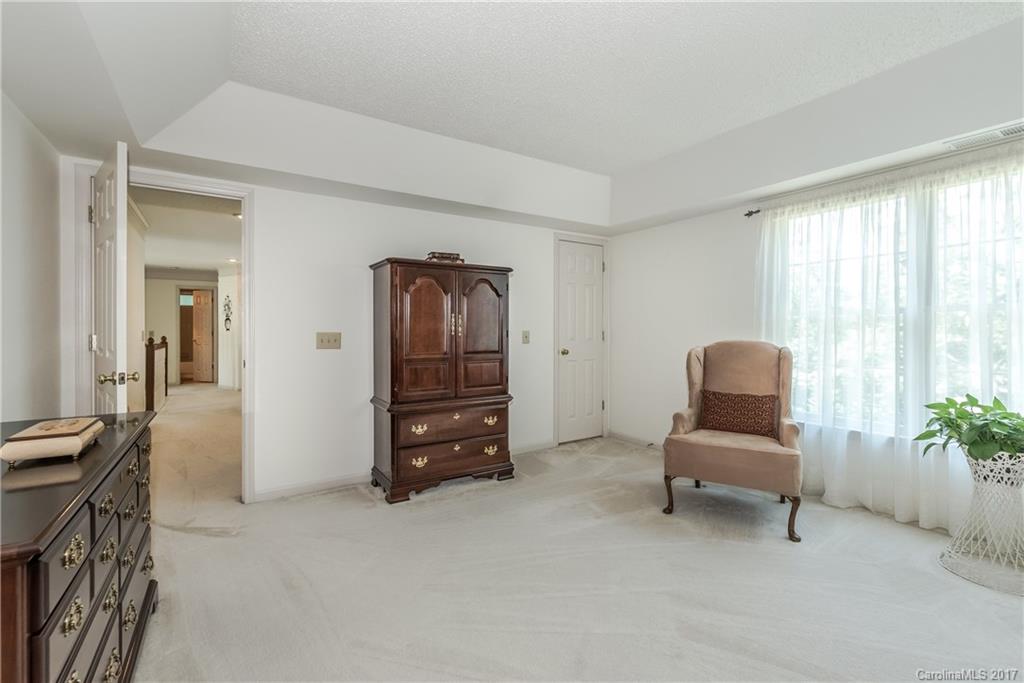 4841 Ridgetop Trail Charlotte, NC 28215 - Photo 15 of 24 Gallery Image 15