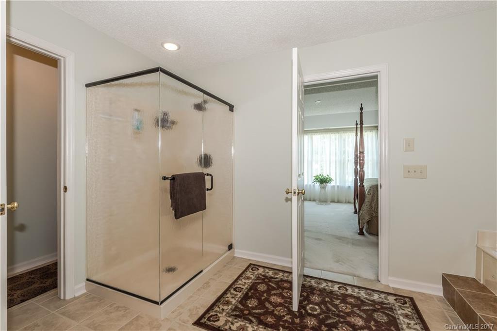 4841 Ridgetop Trail Charlotte, NC 28215 - Photo 17 of 24 Gallery Image 17