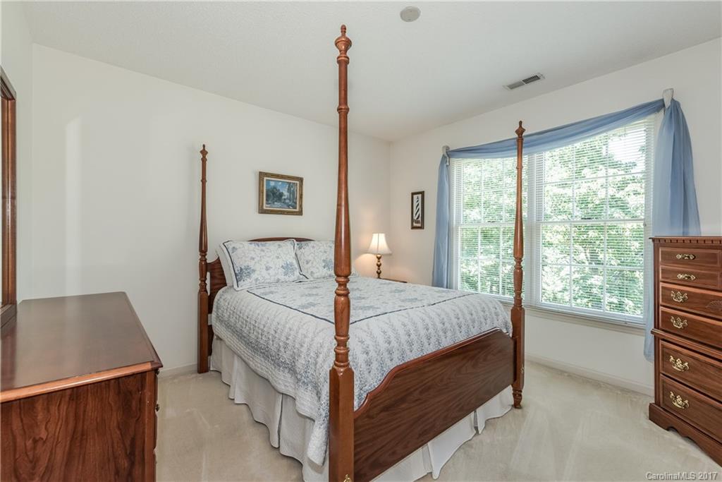 4841 Ridgetop Trail Charlotte, NC 28215 - Photo 18 of 24 Gallery Image 18