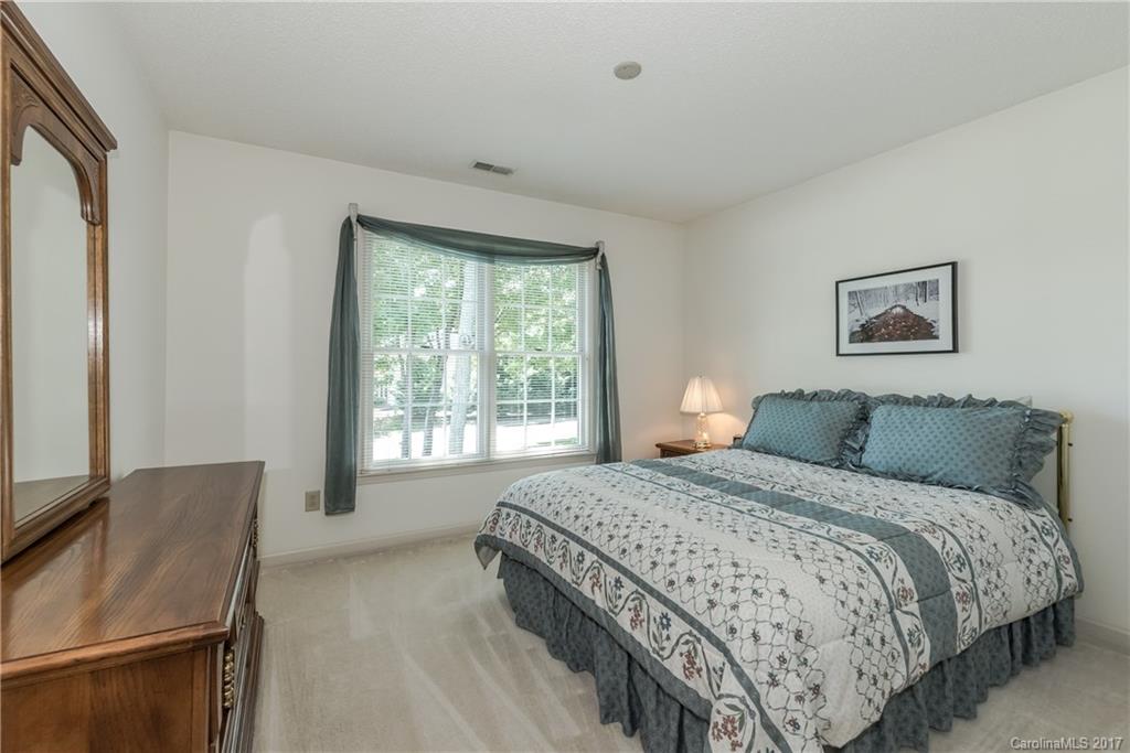 4841 Ridgetop Trail Charlotte, NC 28215 - Photo 20 of 24 Gallery Image 20