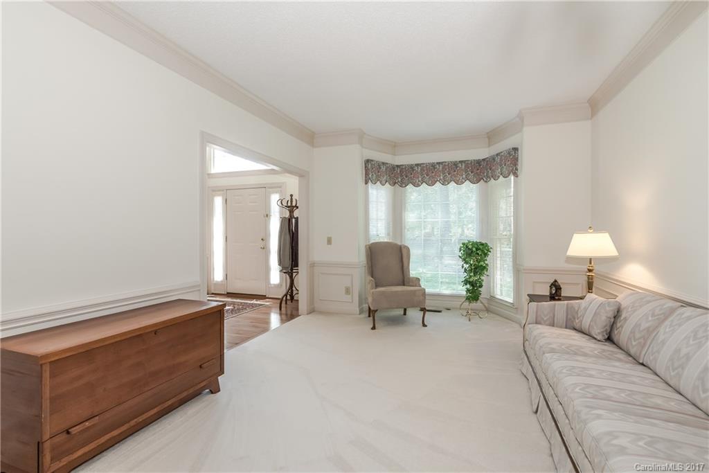 4841 Ridgetop Trail Charlotte, NC 28215 - Photo 5 of 24 Gallery Image 5