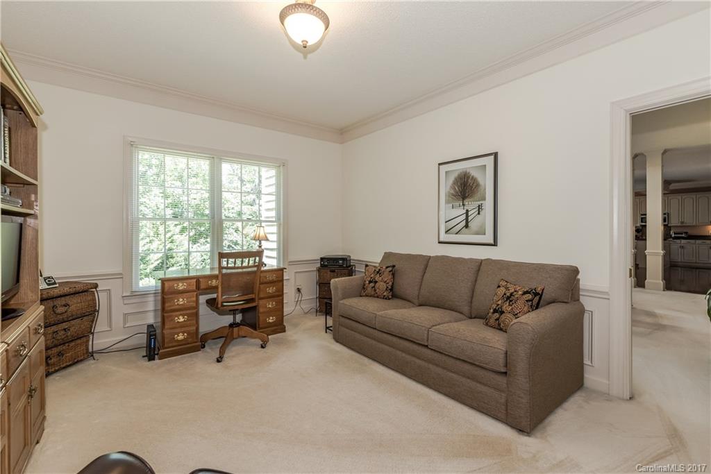 4841 Ridgetop Trail Charlotte, NC 28215 - Photo 6 of 24 Gallery Image 6