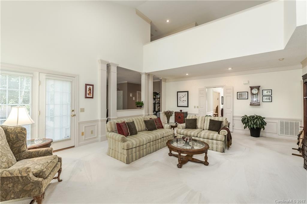 4841 Ridgetop Trail Charlotte, NC 28215 - Photo 8 of 24 Gallery Image 8