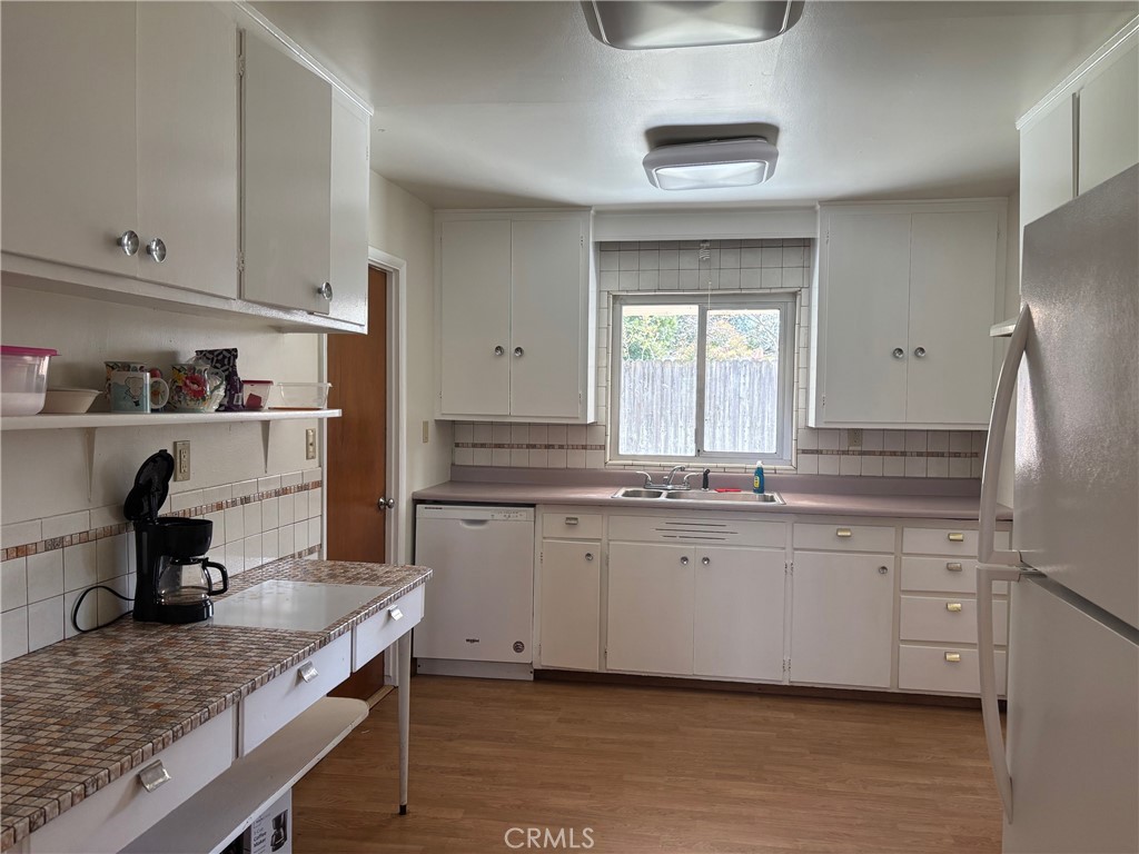 4845 Konocti Road Kelseyville, CA 95451 - Photo 4 of 17 Kitchen