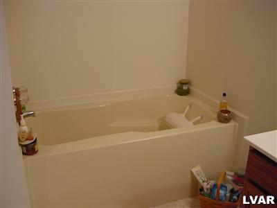 1266 Old Gate Road Northampton, PA 18067 - Photo 14 of 18 Gallery Image 14