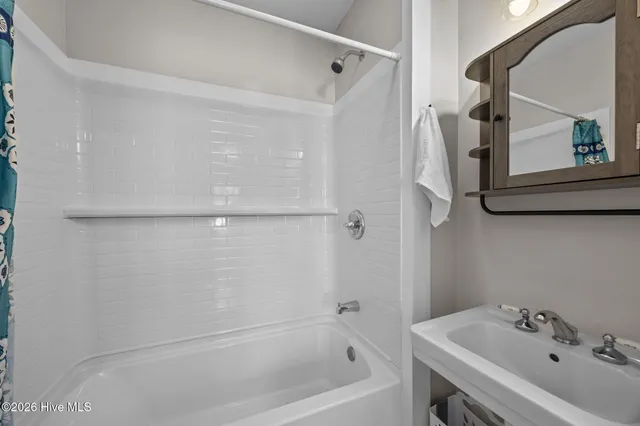 $1,100 | 4715 Hull Road, La Grange, NC 28551