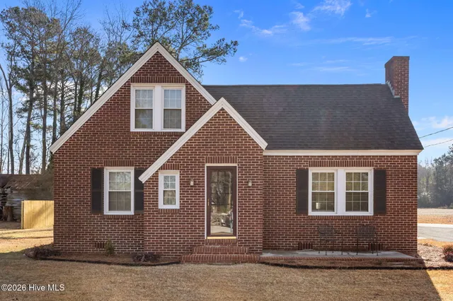 $1,100 | 4715 Hull Road, La Grange, NC 28551