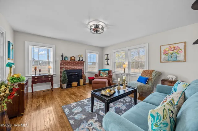 $1,100 | 4715 Hull Road, La Grange, NC 28551