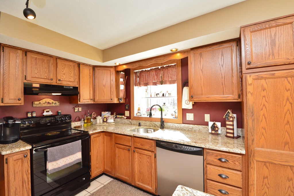 11 Albee Road Millville, MA 01529 - Photo 3 of 23 Gallery Image 3