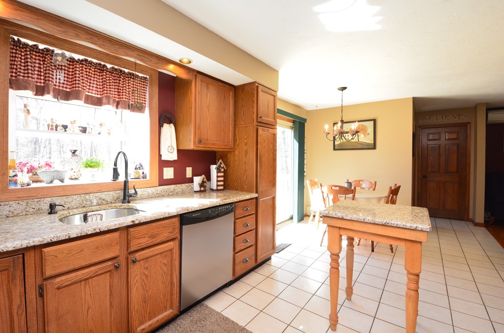 11 Albee Road Millville, MA 01529 - Photo 5 of 23 Gallery Image 5