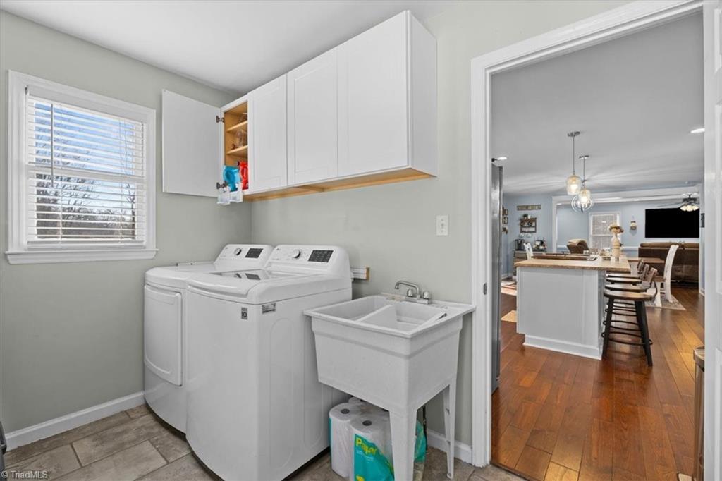 613 Dorado Circle High Point, NC 27265 - Photo 26 of 50 Laundry Room/mudroom