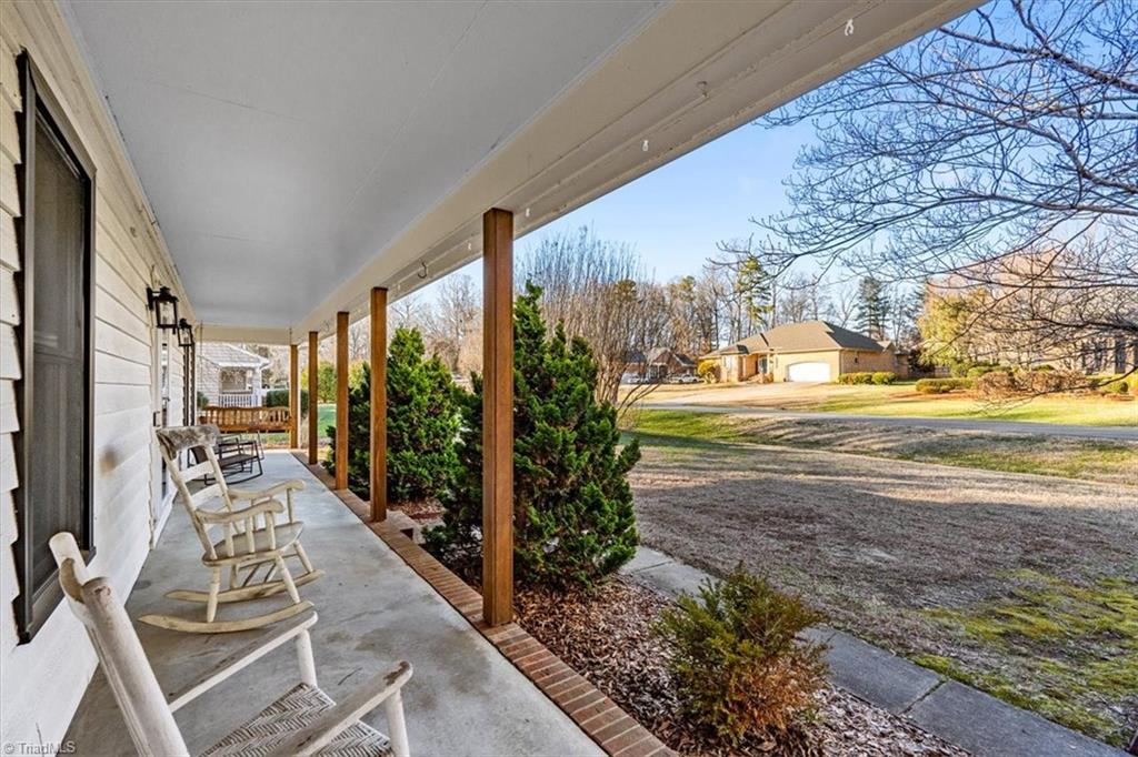 613 Dorado Circle High Point, NC 27265 - Photo 5 of 50