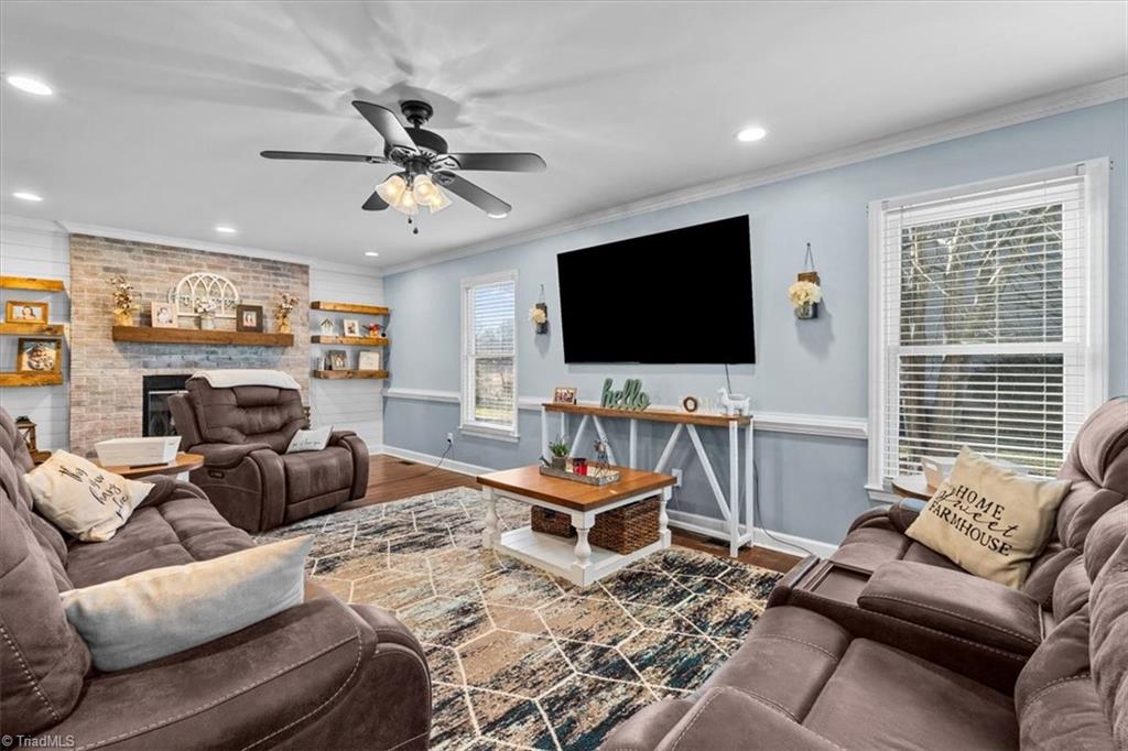 613 Dorado Circle High Point, NC 27265 - Photo 8 of 50 Large Living Room with gas log fireplace