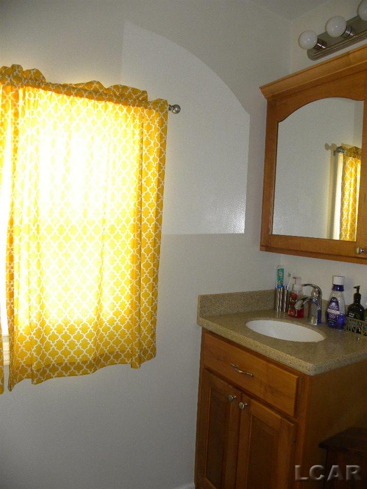 6453 Palmyra Road Palmyra, MI 49268 - Photo 6 of 10 31263152-5.JPG