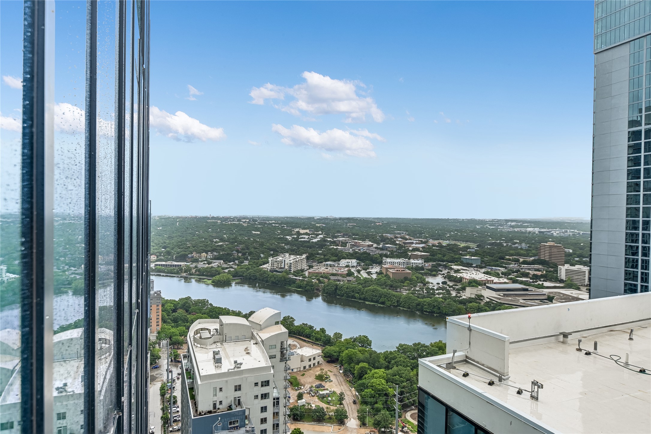 610 Davis Street, Unit 3206 Austin, TX 78701 - Photo 6 of 24