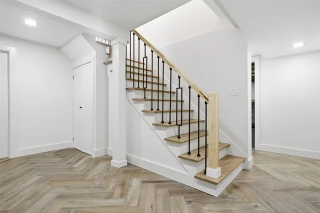 $429,000 | 204 Parkview Drive, Bloomington, IL 61701