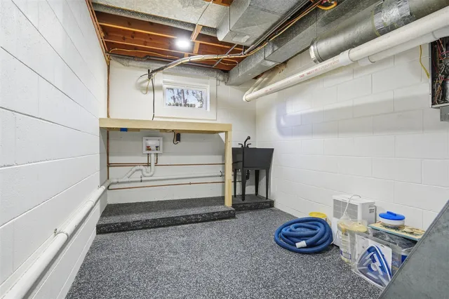 $429,000 | 204 Parkview Drive, Bloomington, IL 61701