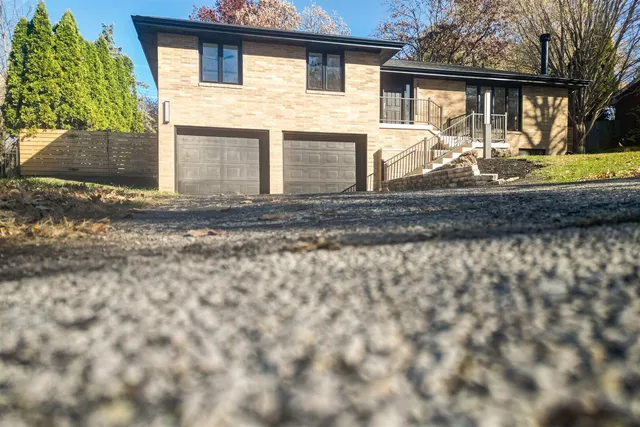 $429,000 | 204 Parkview Drive, Bloomington, IL 61701