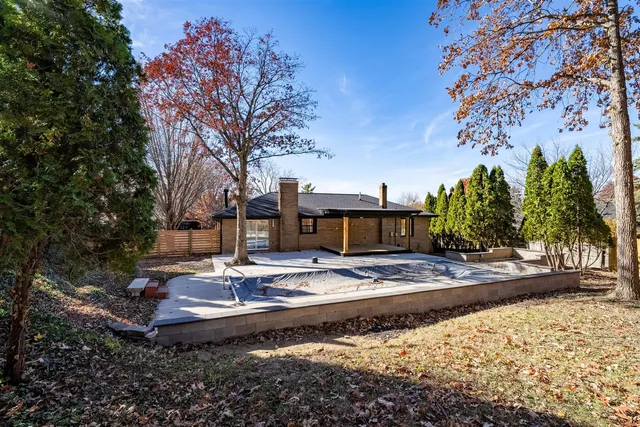 $429,000 | 204 Parkview Drive, Bloomington, IL 61701