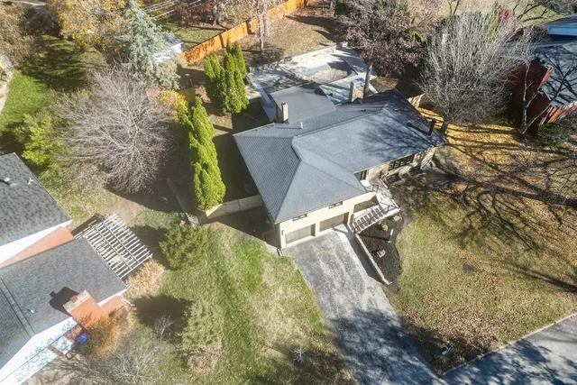 $429,000 | 204 Parkview Drive, Bloomington, IL 61701