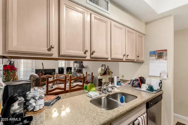 $320,000 | 1222 West Baseline Road, Unit 129, Tempe, AZ 85283