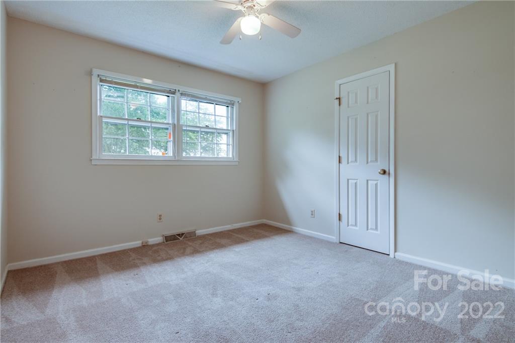 5338 Mt Gallant Road Rock Hill, SC 29732 - Photo 15 of 31 an empty room with a window