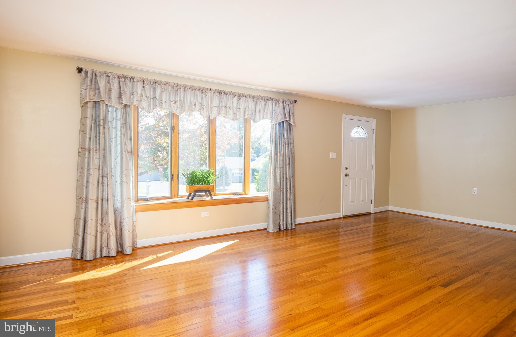 1621 Commonwealth Boulevard Reading, PA 19607 - Photo 5 of 30