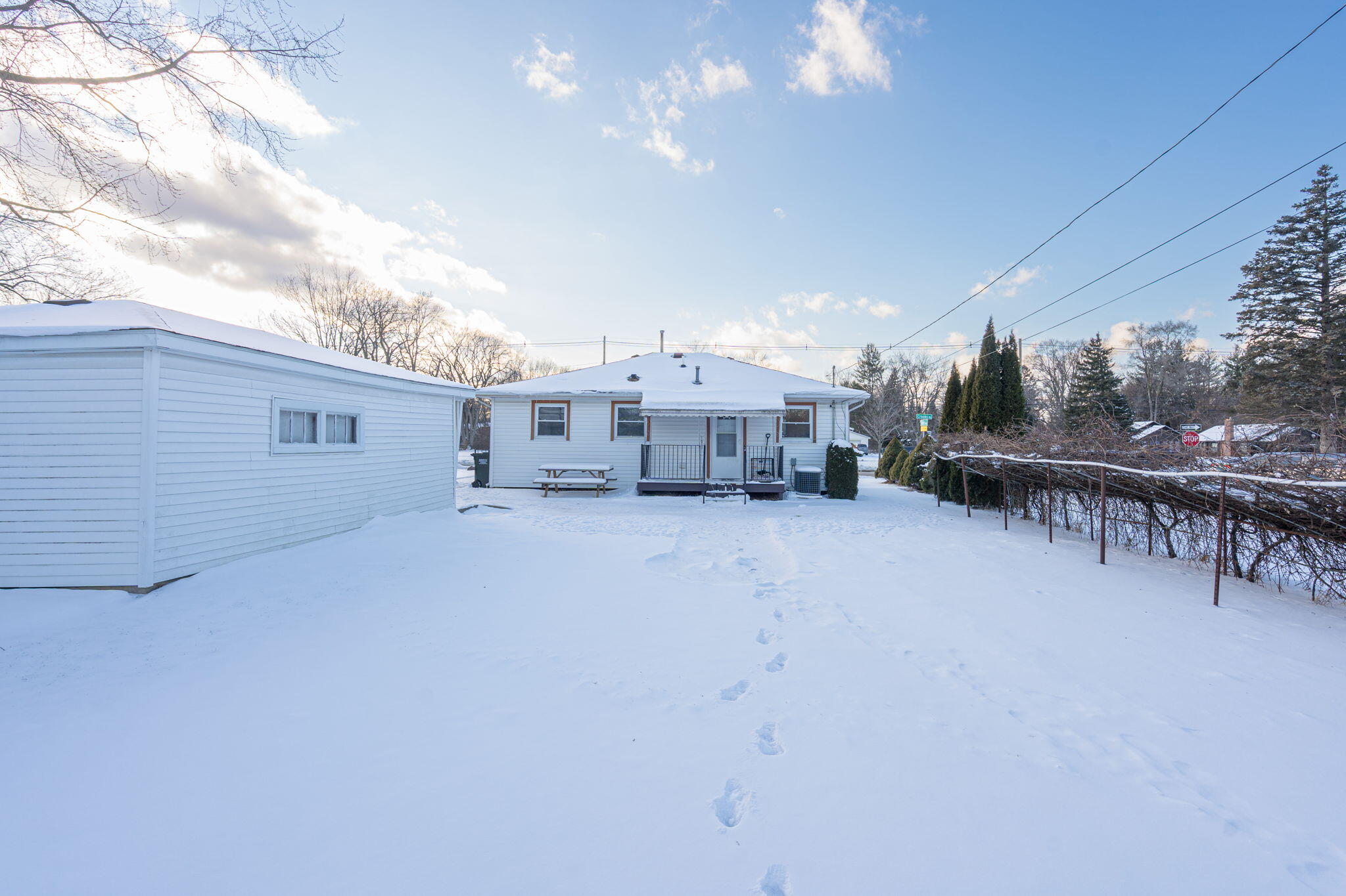 3197 Crooks Road Rochester Hills, MI 48309 - Photo 6 of 28 6-web-or-mls-Exteriors (06 of 08)